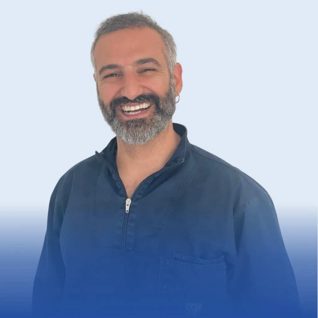 Adriano Fazzari - Odontoiatra e protesista dentale estetica dentale
